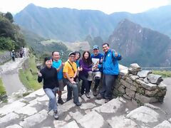 Chegada do grupo de caminhantes a Machu Picchu